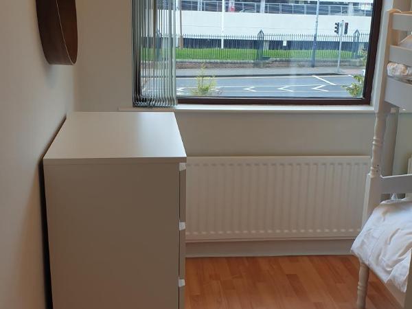 Dublin Airport Lodge : photo 3 de la chambre dortoir pour femmes 4 lits