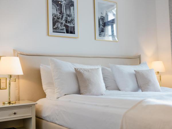 Le Mirador Resort & Spa : photo 2 de la chambre chambre double deluxe avec balcon et vue sur le lac