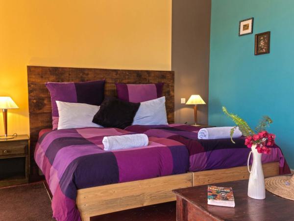 Terrasses vertes : photo 4 de la chambre suite lit king-size - vue sur piscine