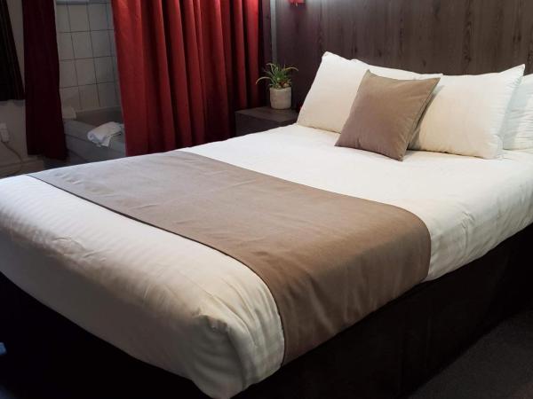 Hotel et Motel Le Chateauguay : photo 3 de la chambre chambre supérieure lit queen-size