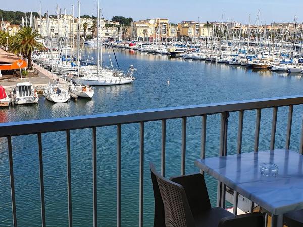 Htel Port Beach : photo 1 de la chambre chambre double avec balcon - vue sur mer