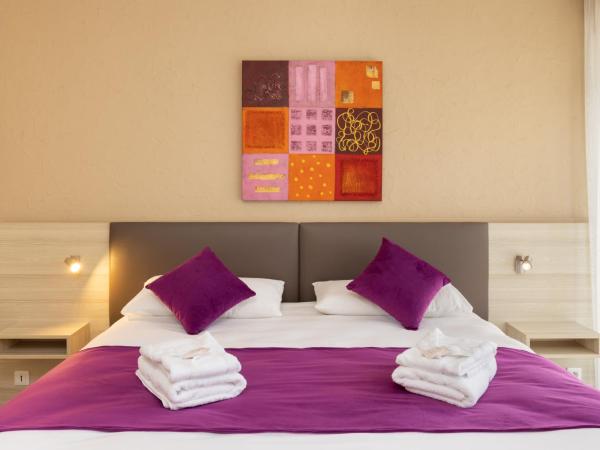 Hotel Club Le Capet : photo 4 de la chambre chambre double ou lits jumeaux