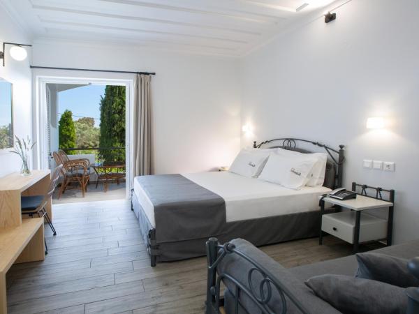 Villa Elia Resort : photo 4 de la chambre studio près de la piscine