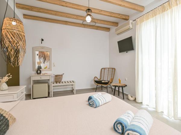 Naxos Blue Sky : photo 10 de la chambre chambre double deluxe avec balcon