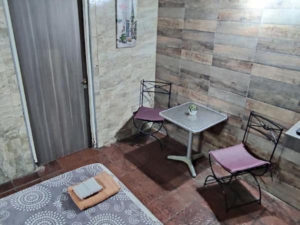 Hostel Ruca Potu : photo 4 de la chambre chambre double avec salle de bains privative