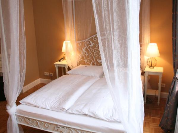 Hotel-Maison Am Olivaer Platz : photo 2 de la chambre chambre double ou lits jumeaux standard