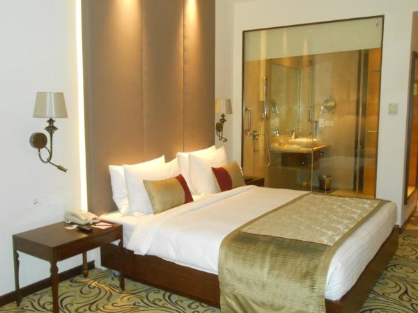 Pride Plaza Hotel, Kolkata : photo 7 de la chambre suite room with 2 pints of beer and 15 minutes complimentary foot spa
