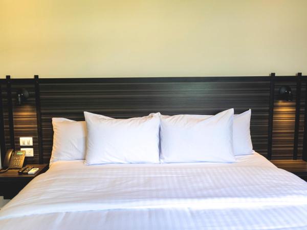 Hotel La Nacional By Kavia : photo 2 de la chambre chambre lit king-size standard