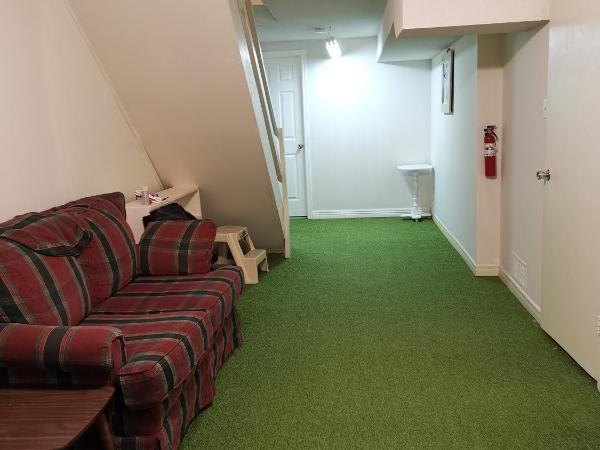 Private Rooms in House in North York Shared Kitchen : photo 6 de la chambre chambre double avec salle de bains privative extérieure