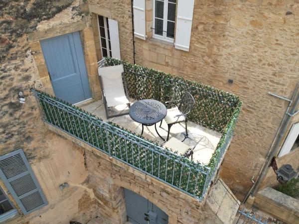 LE PETIT MANOIR : photo 4 de la chambre chambre double confort avec balcon