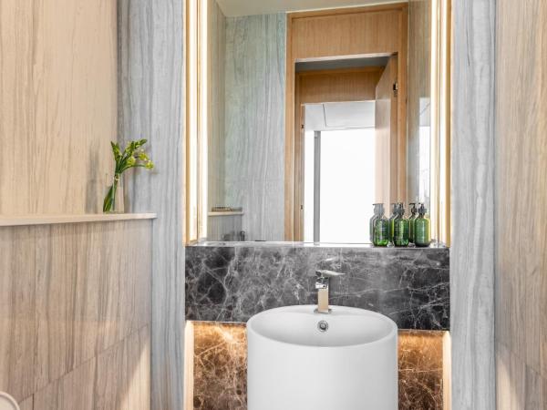 voco Monaco Dubai, an IHG Hotel, Adults Only, World Islands : photo 3 de la chambre suite monaco