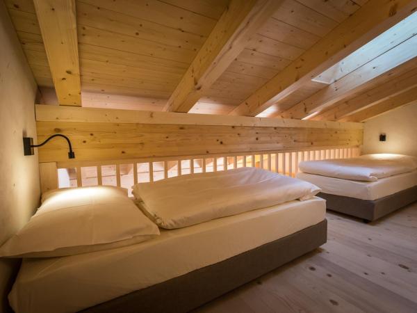 Hotel Spitzhorn Superieur : photo 4 de la chambre chambre familiale avec balcon ou terrasse