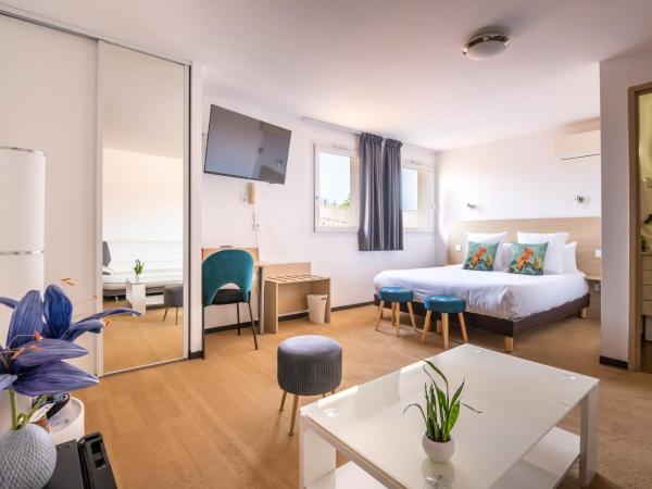 Hôtel Restaurant Le Clos Fleuri : photo 2 de la chambre chambre double privilège