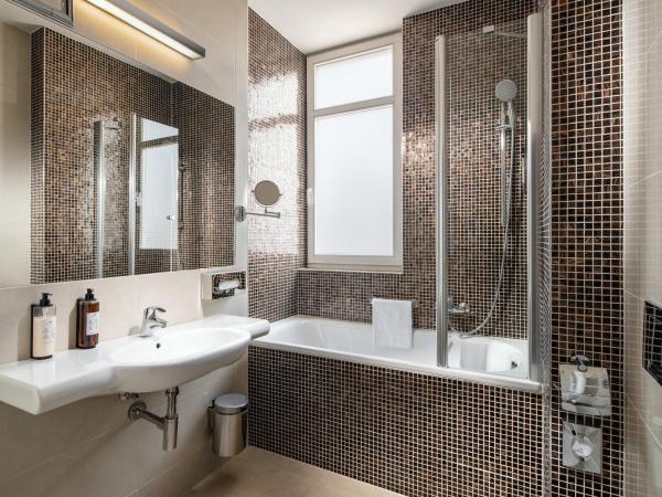 Clarion Hotel Prague Old Town : photo 3 de la chambre chambre double ou lits jumeaux supérieure