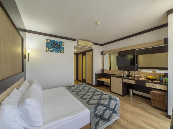 Amon Hotels Belek - Adult Only : photo 1 de la chambre chambre double ou lits jumeaux supérieure - vue sur piscine