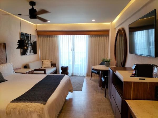 Fiesta Americana Puerto Vallarta All Inclusive & Spa : photo 4 de la chambre penthouse fiesta club 1 lit king-size