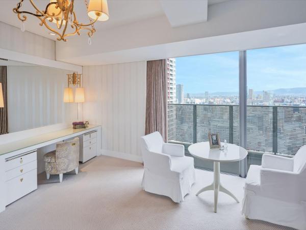 Harmonie Embrassee : photo 3 de la chambre suite lit king-size – non-fumeurs