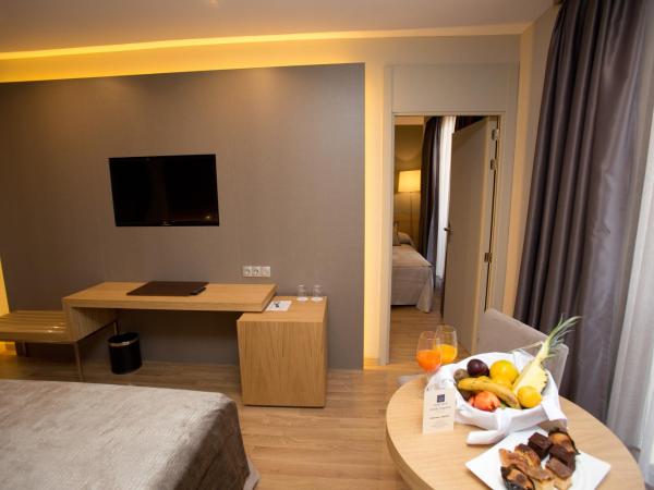 M.A. Hotel Sevilla Congresos : photo 7 de la chambre chambre familiale (2 adultes et 2 enfants)