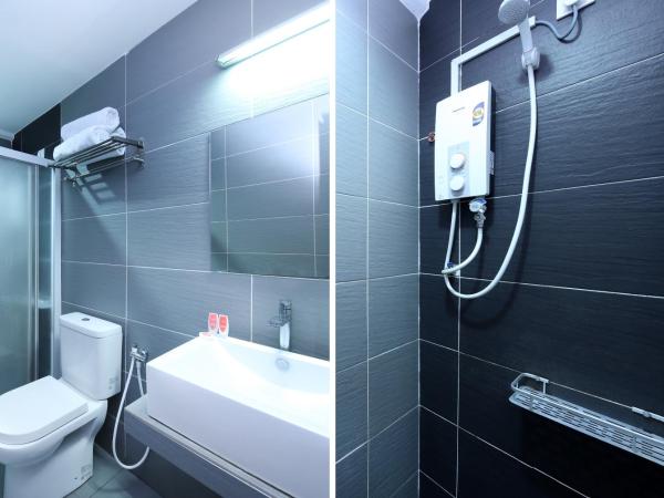 Super OYO 246 Link Inn : photo 6 de la chambre suite supérieure 