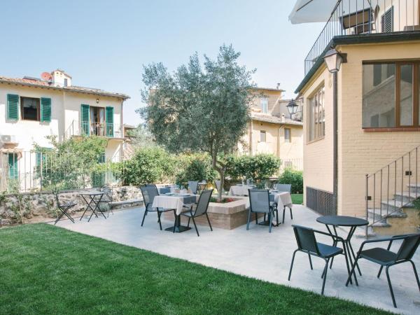 Il Barbero Apartment : photo 8 de la chambre chambre double avec salle de bains privative