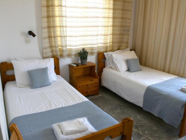 Klinakis Beach Hotel : photo 8 de la chambre chambre familiale avec douche