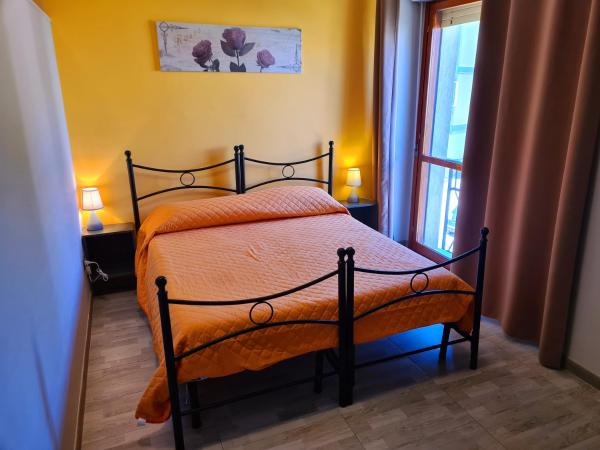 Affittacamere Il Terrazzo Di Archimede : photo 2 de la chambre chambre double avec salle de bains privative