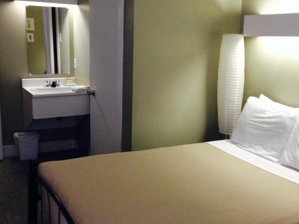 Auberge St-Louis : photo 5 de la chambre chambre standard avec lit double et salle de bains privative