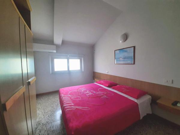 Hotel Amalfi : photo 4 de la chambre grande chambre double 