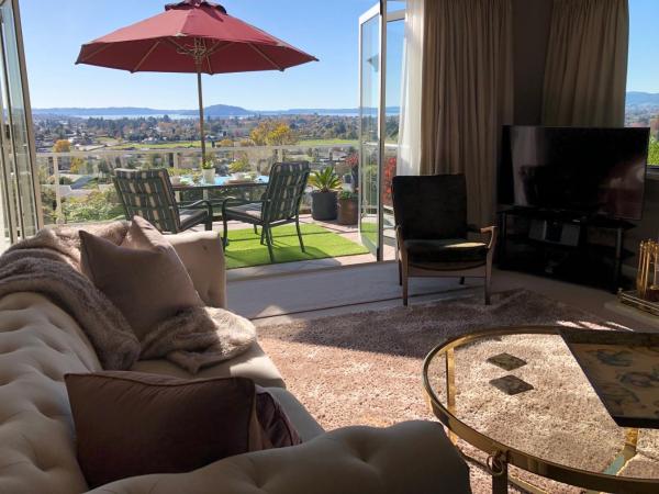 KARANDA BnB : photo 1 de la chambre appartement - vue sur lac (réservé aux adultes)