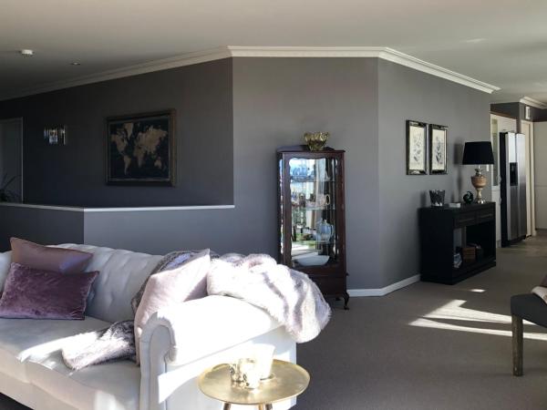 KARANDA BnB : photo 9 de la chambre appartement - vue sur lac (réservé aux adultes)