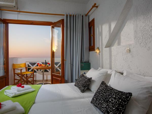 Romantica Hotel Apartments by Estia : photo 5 de la chambre studio triple standard