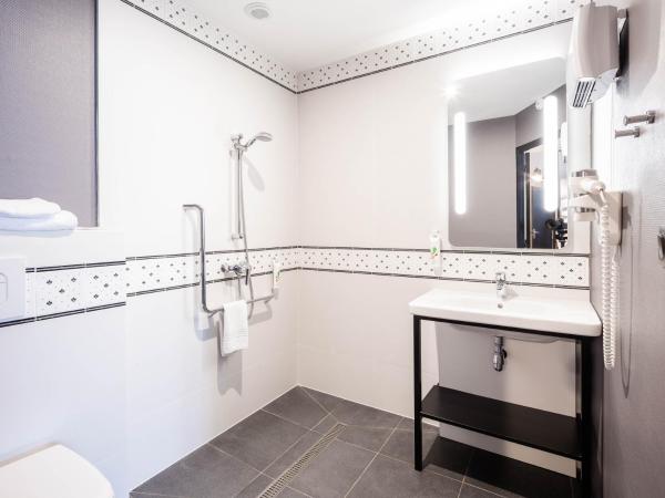 ibis Styles Dinan Centre Ville : photo 5 de la chambre chambre standard 2 lits simples