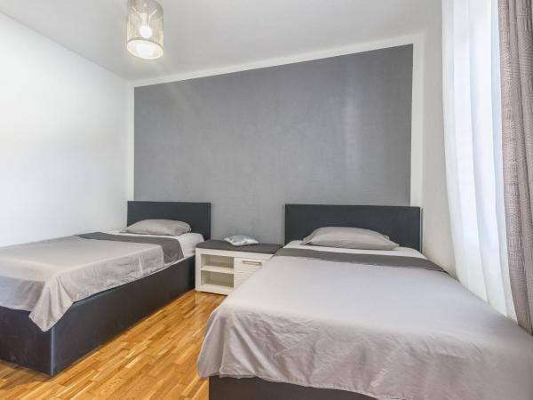 Apartments Stars : photo 6 de la chambre chambre triple de luxe