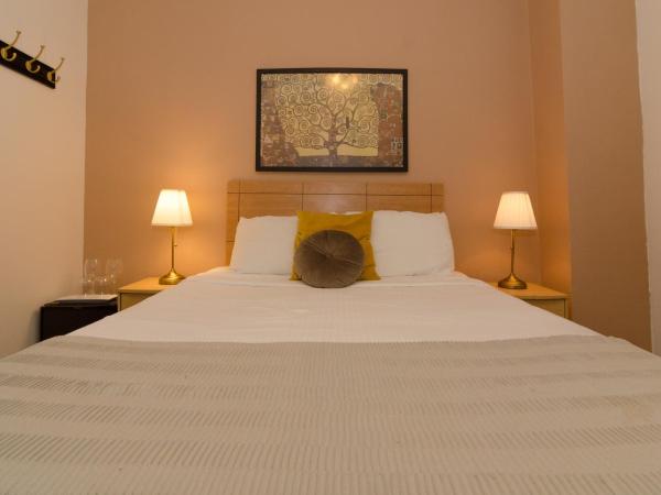 Hotel Dorion : photo 6 de la chambre chambre double avec salle de bains privative