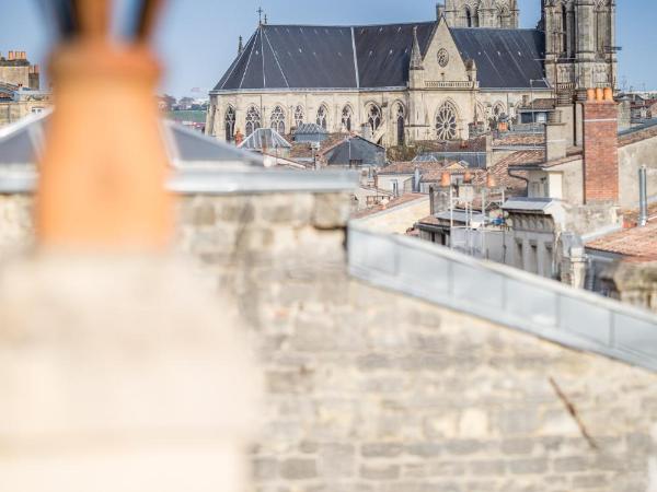 La Course : photo 6 de la chambre suite avec piscine privée