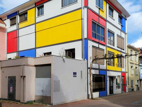 Maison Mondrian : photo 2 de la chambre chambre double avec salle de bains privative