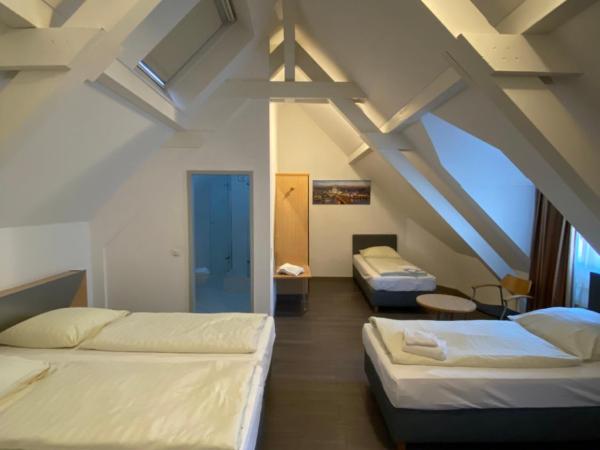 Opera Hotel Köln : photo 5 de la chambre chambre quadruple