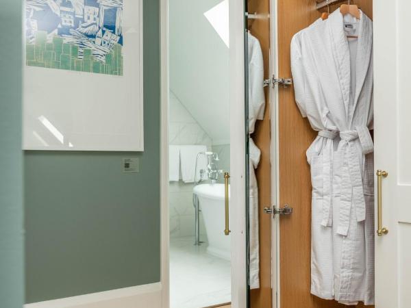 The Observatory Hotel Christchurch : photo 7 de la chambre chambre royale skylight