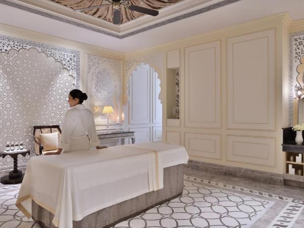 Raffles Udaipur : photo 4 de la chambre royal escape package- enjoy raffles spa treatment for 30 mins for 2 adults per stay, explore the exciting in-house activity, sunset cocktails 6pm-8pm,15% off on f&b and laundry