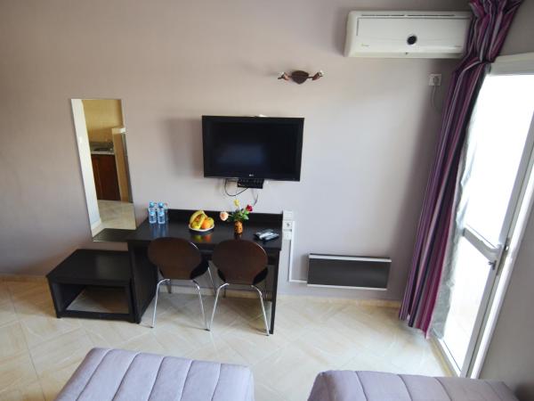 Résidence Hotelière Fleurie : photo 2 de la chambre studio triple standard