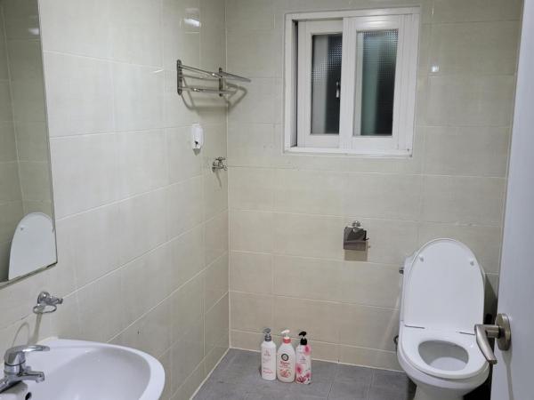 Able Guesthouse Hongdae 2 : photo 1 de la chambre chambre triple avec salle de bains privative