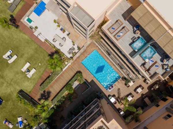 Palmera Beach Hotel & Spa - Adults Only : photo 1 de la chambre chambre supérieure - accessible en fauteuil roulant