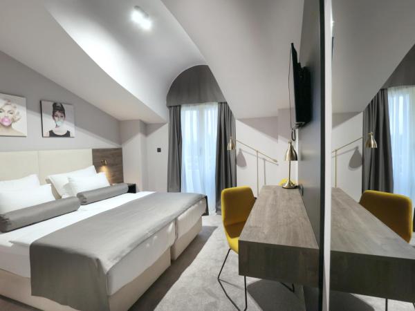 Hotel Milenij : photo 5 de la chambre chambre double standard avec balcon - vue sur mer