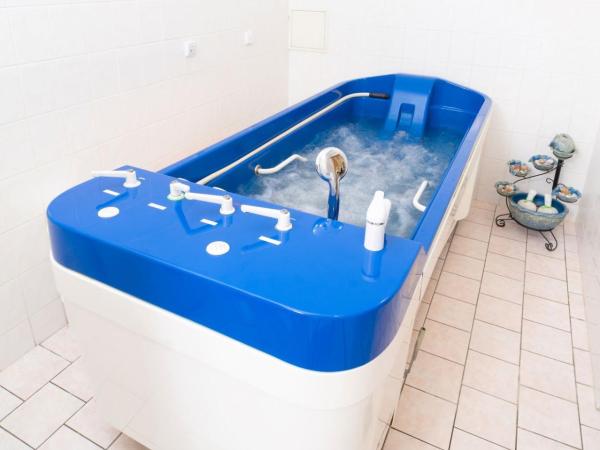 Hotel Paris : photo 4 de la chambre offre spéciale - chambre double ou lits jumeaux avec forfait rééducation