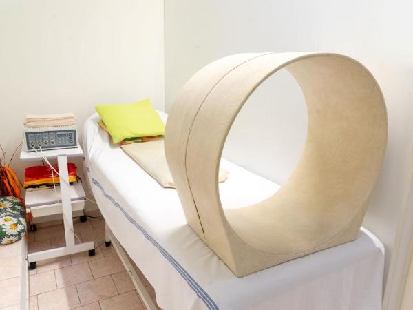 Hotel Paris : photo 1 de la chambre offre spéciale - chambre double ou lits jumeaux avec forfait rééducation