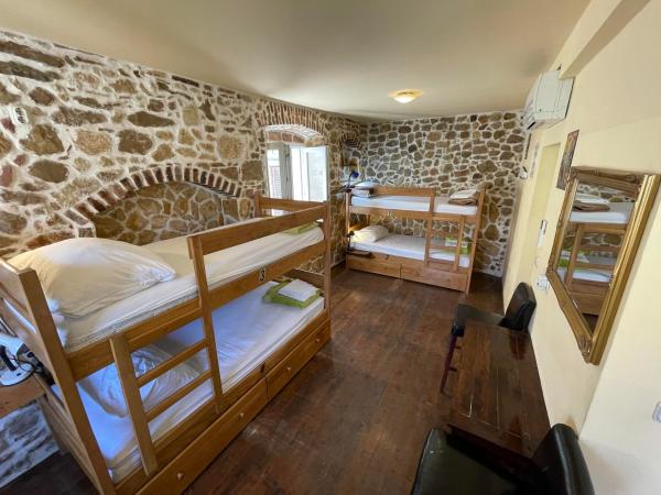 Tequila Bar Hostel : photo 5 de la chambre lit dans dortoir mixte de 8 lits 