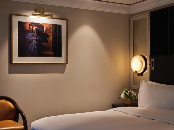 The Mayfair Townhouse - an Iconic Luxury Hotel : photo 2 de la chambre chambre deluxe double ou lits jumeaux