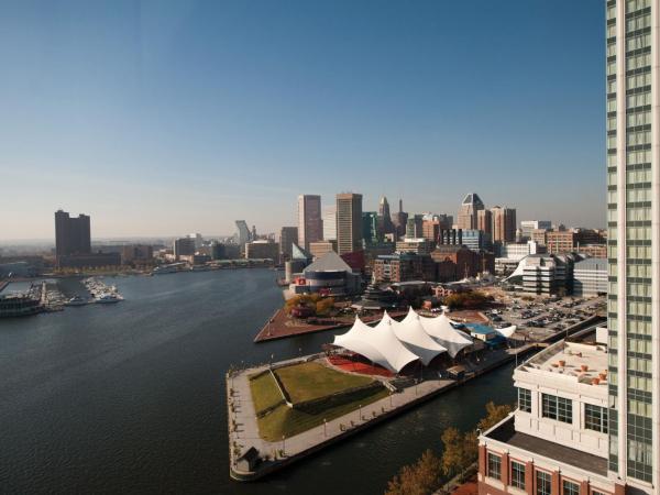 Four Seasons Baltimore : photo 4 de la chambre chambre lit king-size - vue sur port