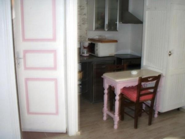 Studios & Suites Rania : photo 5 de la chambre chambre double Économique avec vue jardin