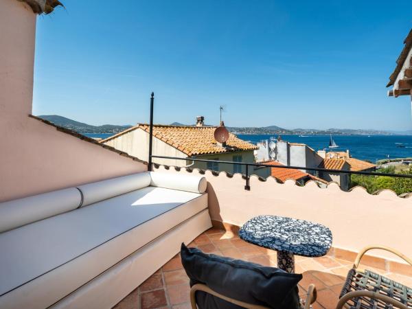 Le Yaca Saint-Tropez : photo 7 de la chambre suite duplex avec terrasse - vue sur mer